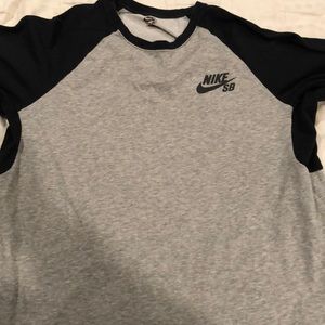 Men’s Nike baseball t